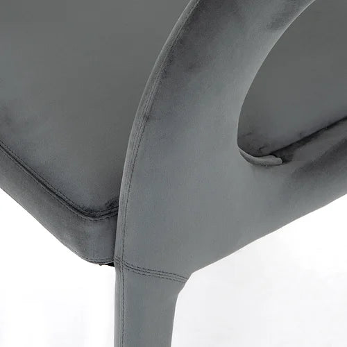 Pose Dining Chair